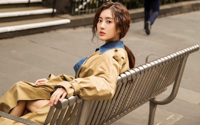 驴友违规穿越落水失踪  队友不等救援继续行程引争议